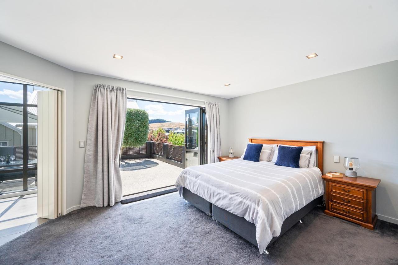 Ironside Lakeview Townhouse Wanaka Buitenkant foto